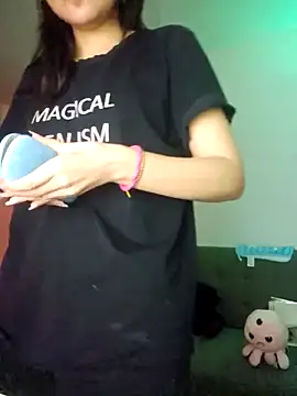 Snapshot of azumiichan chatting on November 20, 2025, 12:11 am azumiichan online show from November 20, 2025, 12:11 am