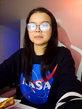 Snapshot of azumiichan chatting on November 27, 2025, 12:13 am azumiichan online show from November 27, 2025, 12:13 am