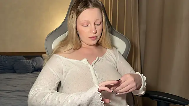 x ivy x online show from September 15, 2025, 5:35 pm