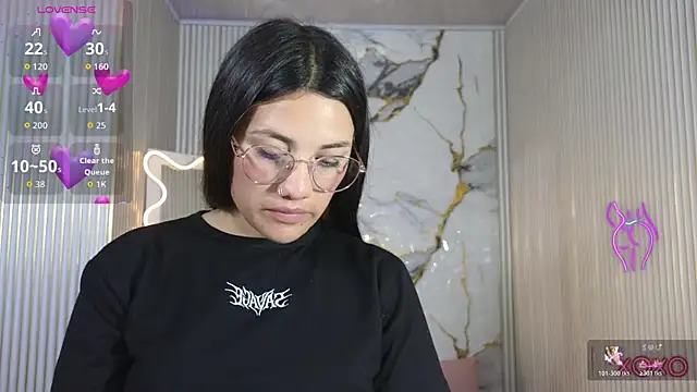 Chiara tay online show from April 14, 2026, 8:26 pm