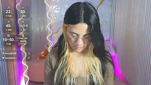 Chiara tay online show from April 23, 2026, 7:16 pm