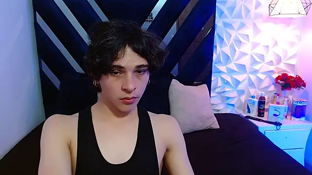 Luke Howland online show from December 12, 2024, 3:32 am