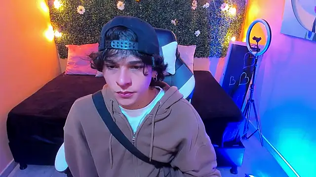 Luke Howland online show from January 10, 2025, 8:15 pm