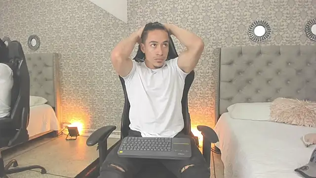 Snapshot of Bryson_Collins_ chatting on January 14, 2025, 11:20 am Bryson Collins online show from January 14, 2025, 11:20 am