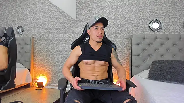Snapshot of Bryson_Collins_ chatting on January 16, 2025, 2:09 am Bryson Collins online show from January 16, 2025, 2:09 am