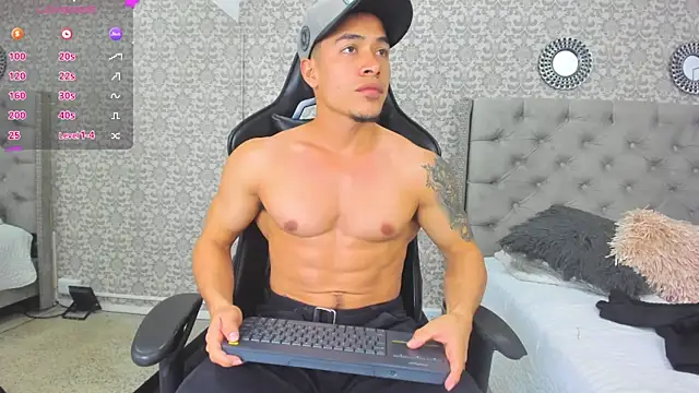Snapshot of Bryson_Collins_ chatting on January 18, 2025, 11:32 am Bryson Collins online show from January 18, 2025, 11:32 am