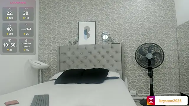 Snapshot of Bryson_Collins_ chatting on October 13, 2025, 11:16 pm Bryson Collins online show from October 13, 2025, 11:16 pm