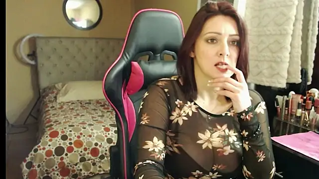 Carol Scottt online show from November 3, 2025, 1:29 am