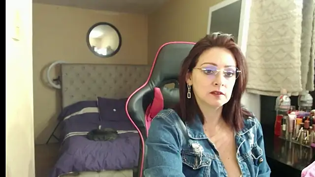 Carol Scottt online show from November 10, 2025, 4:00 am