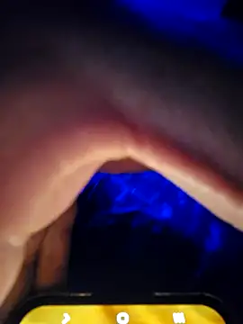 Snapshot of McdyllanXX chatting on January 27, 2025, 11:33 pm McdyllanXX online show from January 27, 2025, 11:33 pm