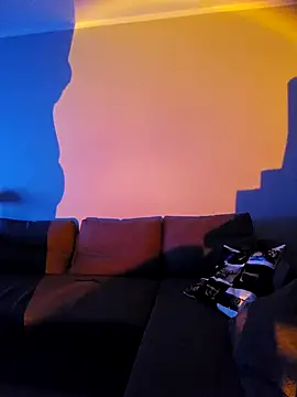 Snapshot of McdyllanXX chatting on October 6, 2025, 4:37 pm McdyllanXX online show from October 6, 2025, 4:37 pm