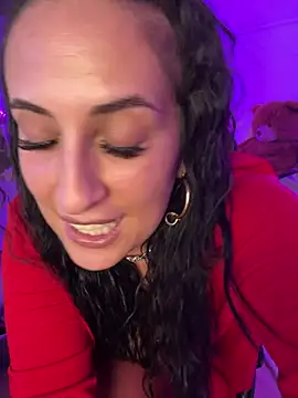 CarolaDrago online show from February 4, 2025, 5:01 pm