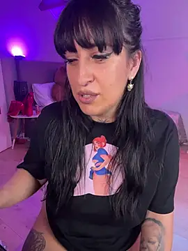 Snapshot of CarolaDrago chatting on November 7, 2025, 9:31 am CarolaDrago online show from November 7, 2025, 9:31 am