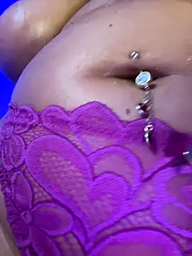 Snapshot of CarolaDrago chatting on November 14, 2025, 9:57 pm CarolaDrago online show from November 14, 2025, 9:57 pm