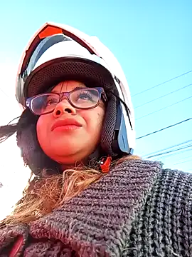 olivia stylinnson online show from December 8, 2024, 9:08 pm