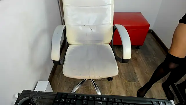 Mishka   online show from March 18, 2025, 7:08 am