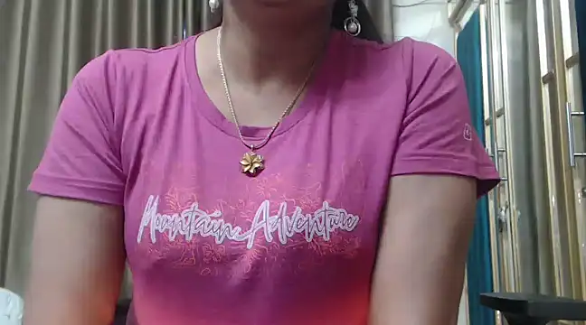 Snapshot of desi-maisa130 chatting on January 10, 2025, 8:40 am desi-maisa130 online show from January 10, 2025, 8:40 am