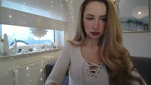 Snapshot of JulietteDiamond chatting on December 18, 2025, 8:20 am JulietteDiamond online show from December 18, 2025, 8:20 am