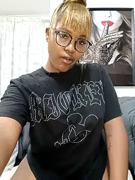 charmainexxx online show from November 7, 2025, 8:09 pm