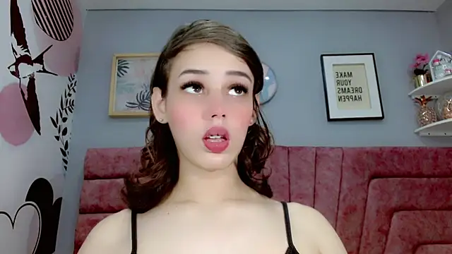 ValeriaAguilar online show from January 4, 2025, 7:13 pm