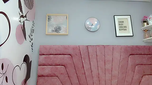 ValeriaAguilar online show from February 15, 2025, 10:42 pm