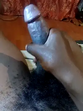 Snapshot of Mr_LowHanger chatting on November 10, 2025, 9:36 pm Mr LowHanger online show from November 10, 2025, 9:36 pm