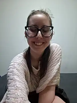 Snapshot of Sarah459 chatting on January 7, 2025, 9:35 pm Sarah459 online show from January 7, 2025, 9:35 pm