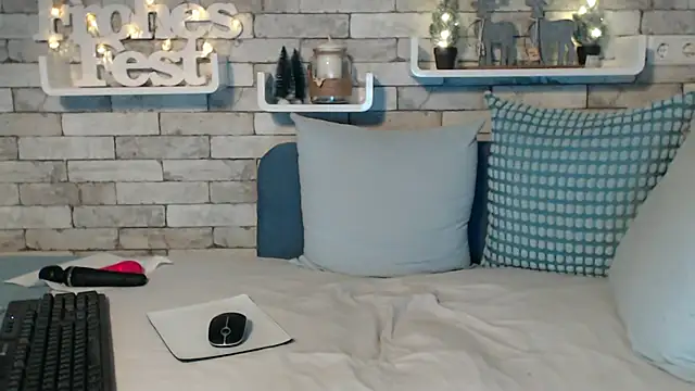 DirtyTina online show from December 2, 2024, 3:03 pm