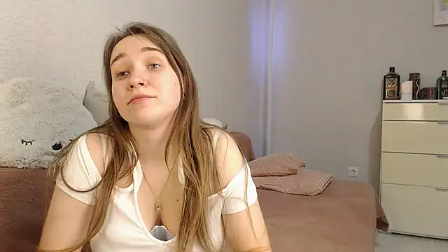 lovely hayley online show from December 5, 2024, 9:50 pm