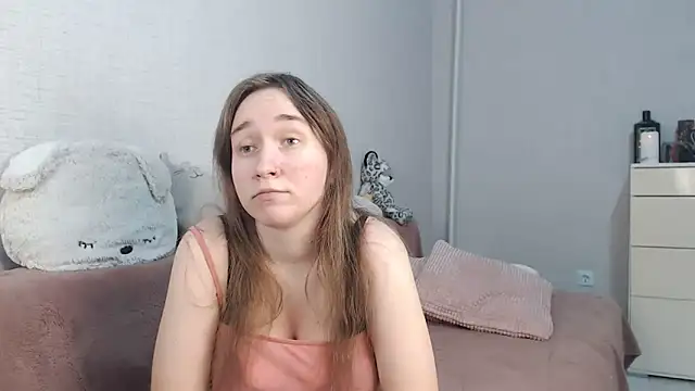 lovely hayley online show from October 19, 2025, 10:10 pm