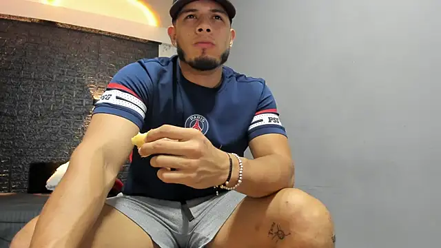 Snapshot of taurus_boy1 chatting on November 5, 2025, 11:05 pm taurus boy1 online show from November 5, 2025, 11:05 pm