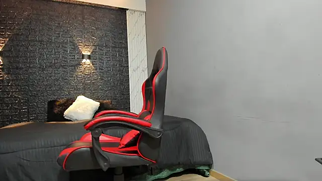 Snapshot of taurus_boy1 chatting on November 21, 2025, 11:42 am taurus boy1 online show from November 21, 2025, 11:42 am