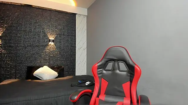 Snapshot of taurus_boy1 chatting on November 23, 2025, 10:04 am taurus boy1 online show from November 23, 2025, 10:04 am