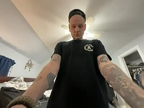 VixyGang online show from March 4, 2026, 4:35 pm