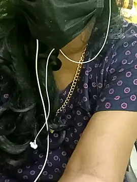 Snapshot of Aishu-tamil09 chatting on December 8, 2024, 1:03 pm Aishu-tamil09 online show from December 8, 2024, 1:03 pm