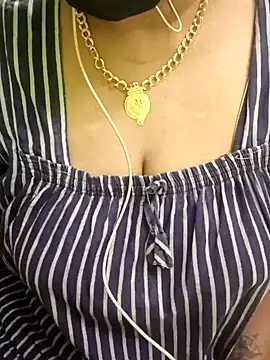 Snapshot of Aishu-tamil09 chatting on December 21, 2024, 6:55 pm Aishu-tamil09 online show from December 21, 2024, 6:55 pm