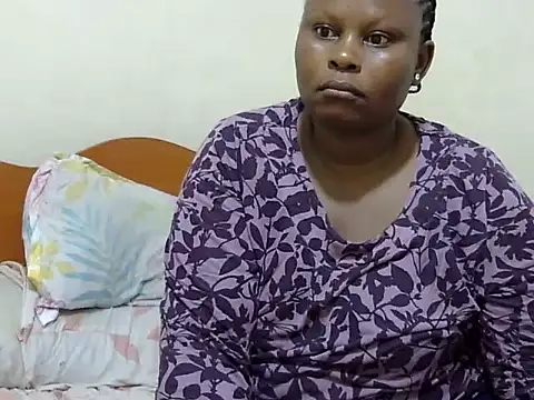 Pretty lilly02 online show from January 13, 2026, 1:33 am