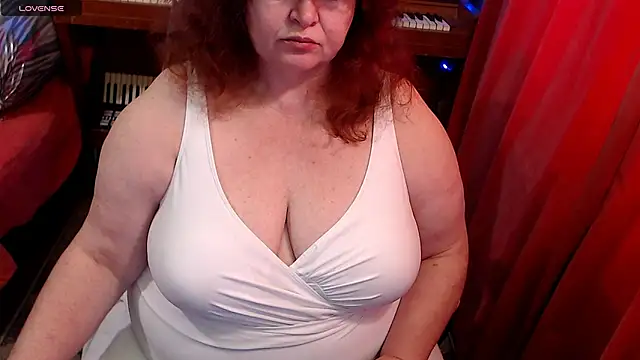 Snapshot of RoseRed69 chatting on February 8, 2026, 4:16 am RoseRed69 online show from February 8, 2026, 4:16 am