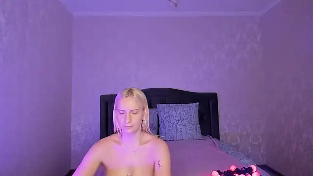 Amanda054 online show from February 12, 2025, 8:29 pm