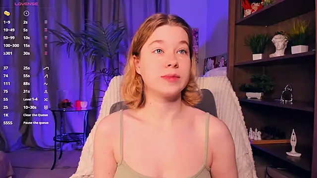 PollyHathor online show from September 28, 2025, 9:53 pm