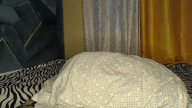 Sexy-tifani online show from May 27, 2026, 12:40 am