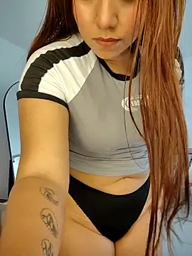 Snapshot of caro_sweett chatting on April 21, 2026, 7:28 pm caro sweett online show from April 21, 2026, 7:28 pm