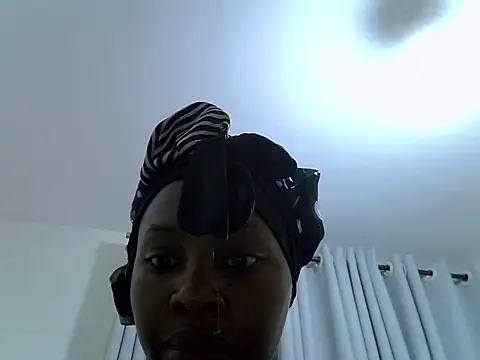 Snapshot of Queen_loveer chatting on March 24, 2026, 3:22 am Queen loveer online show from March 24, 2026, 3:22 am