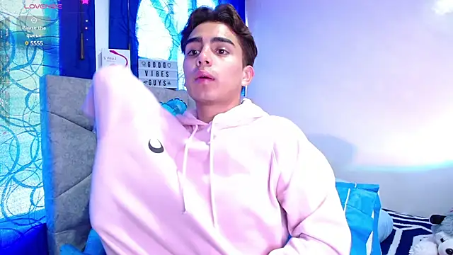 OwenBluee online show from January 28, 2025, 1:38 pm