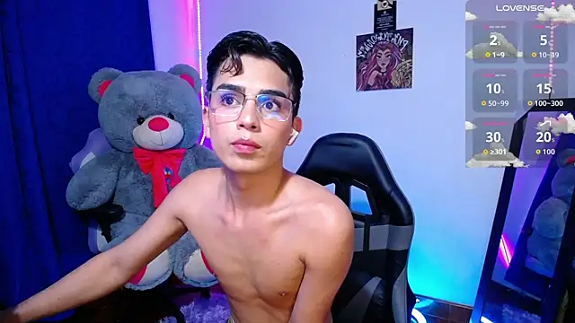 Snapshot of OwenBluee chatting on June 14, 2026, 1:25 am OwenBluee online show from June 14, 2026, 1:25 am