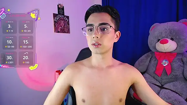 Snapshot of OwenBluee chatting on July 23, 2026, 7:50 am OwenBluee online show from July 23, 2026, 7:50 am