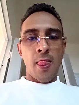 Snapshot of paisa233 chatting on October 24, 2025, 2:35 pm paisa233 online show from October 24, 2025, 2:35 pm