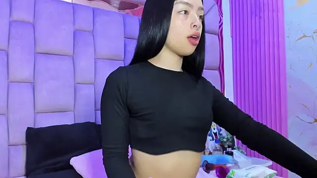 Sofia Mirandaa18 online show from April 20, 2026, 2:31 pm