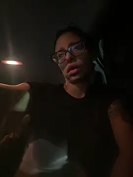 myloveforyouu online show from March 31, 2026, 1:40 am