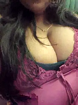 Snapshot of bigboobyrush chatting on February 19, 2026, 6:04 pm bigboobyrush online show from February 19, 2026, 6:04 pm